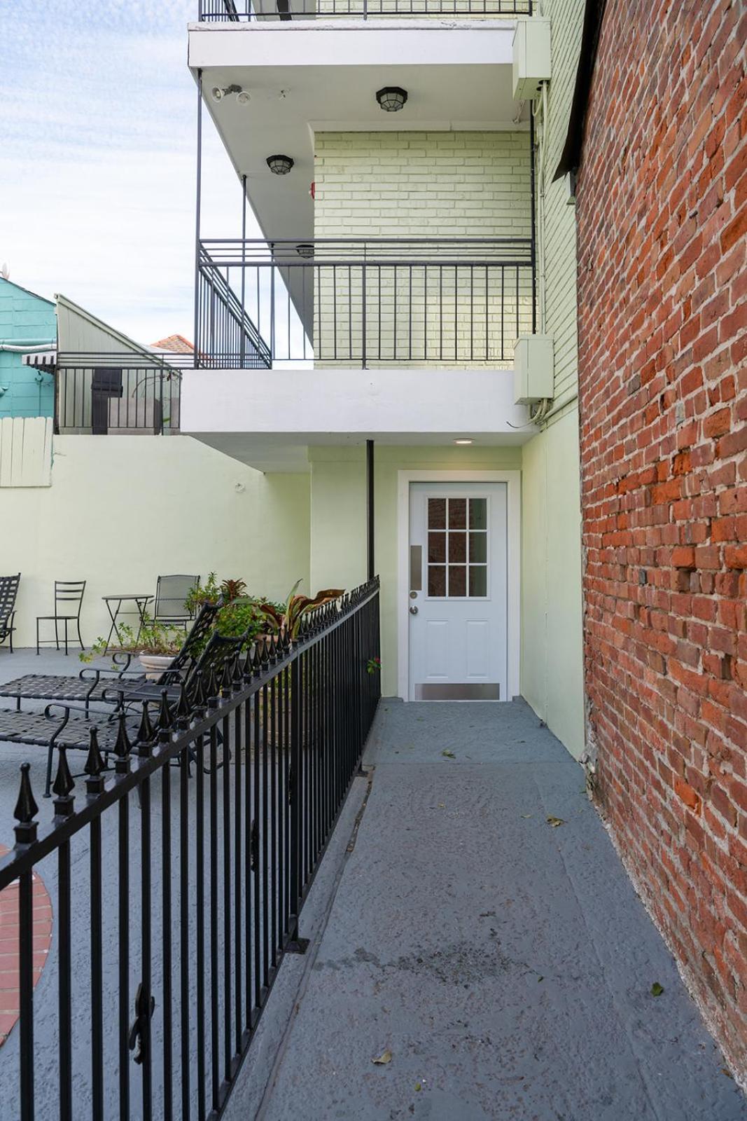French Quarter 3*